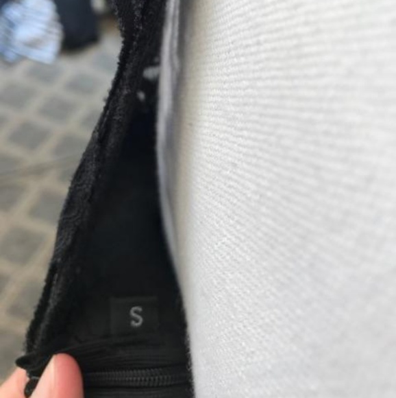 Black dress - Picture 3 of 5